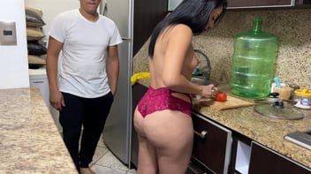 Vídeo de sexo casal de tesão foda juntos em um elevador
