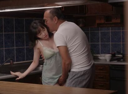O pai - -a -law cuida da filha obscena - -a -law todas as noites